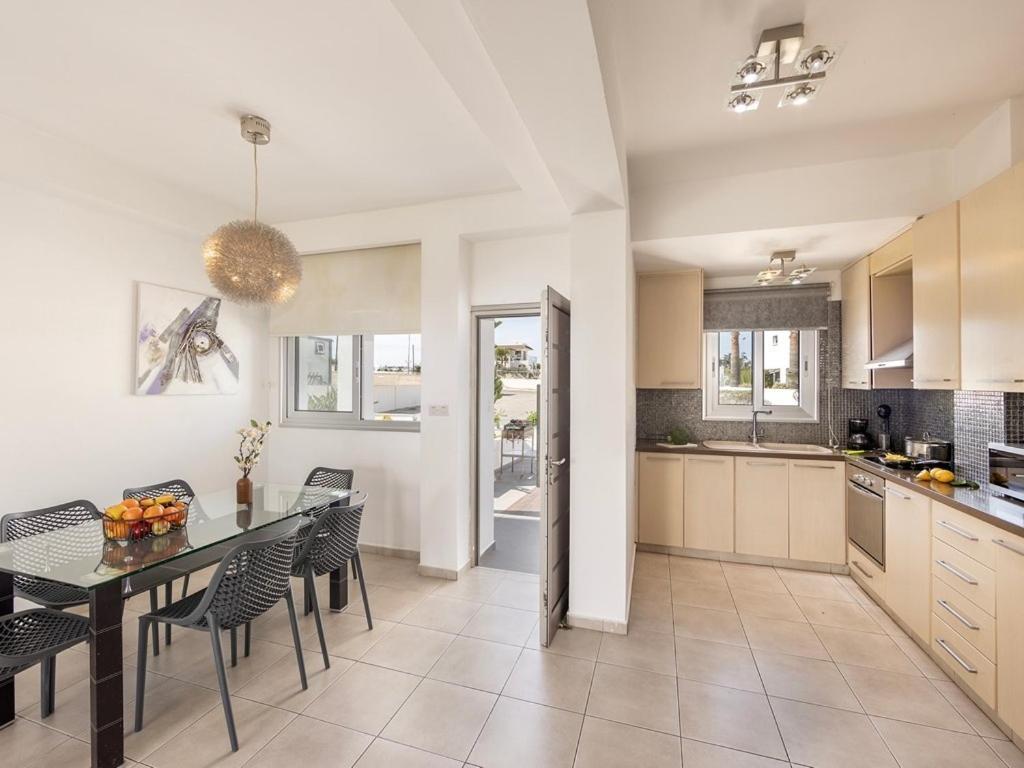 פרוטאראס Villa Nora מראה חיצוני תמונה