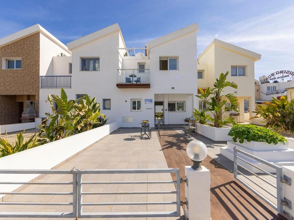 פרוטאראס Villa Nora מראה חיצוני תמונה